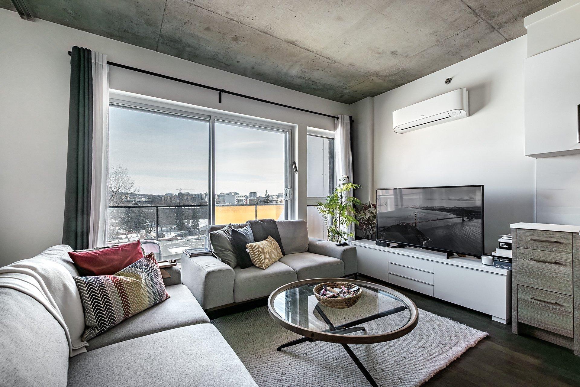 









2335


Ch. Manella

, 613,
Mont-Royal,




QC
H4P0B3

