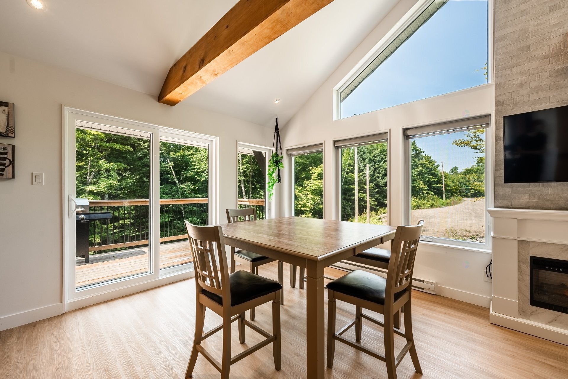 









83


Ch. des Cimes

,
Saint-Donat,




QC
J0T2C0

