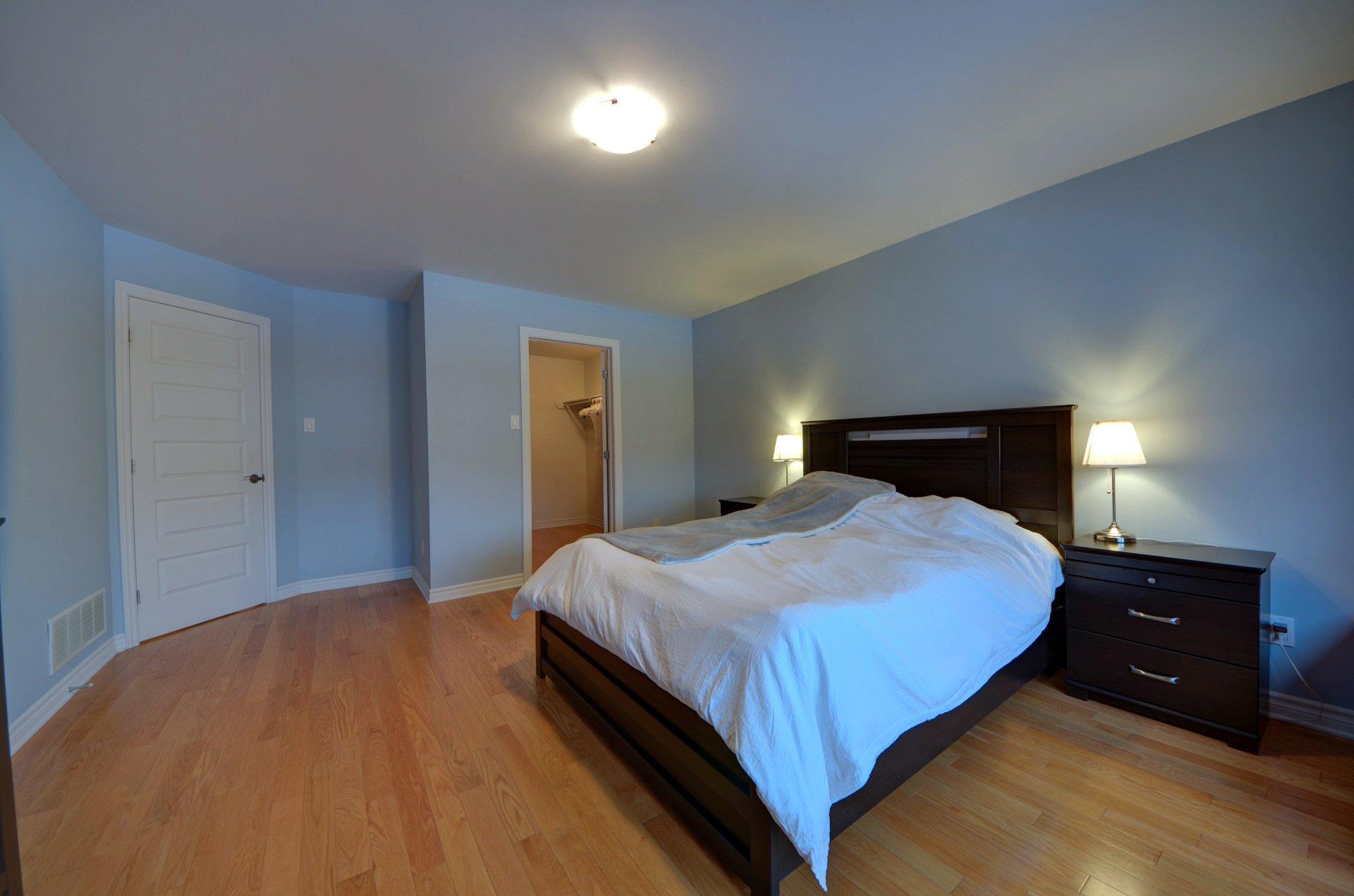 









5527


Rue Aline

,
Brossard,




QC
J4Z1P9

