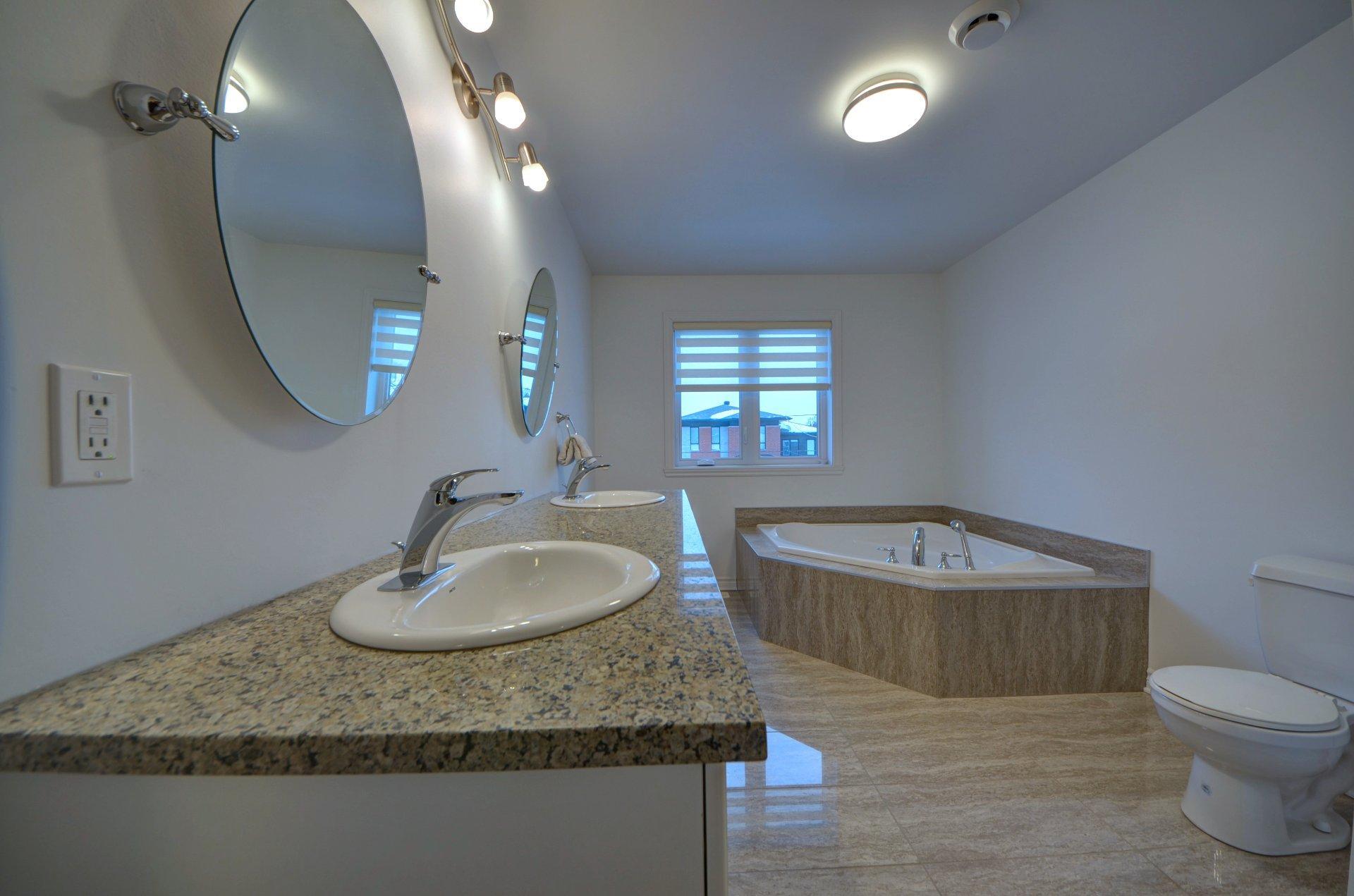 









5527


Rue Aline

,
Brossard,




QC
J4Z1P9

