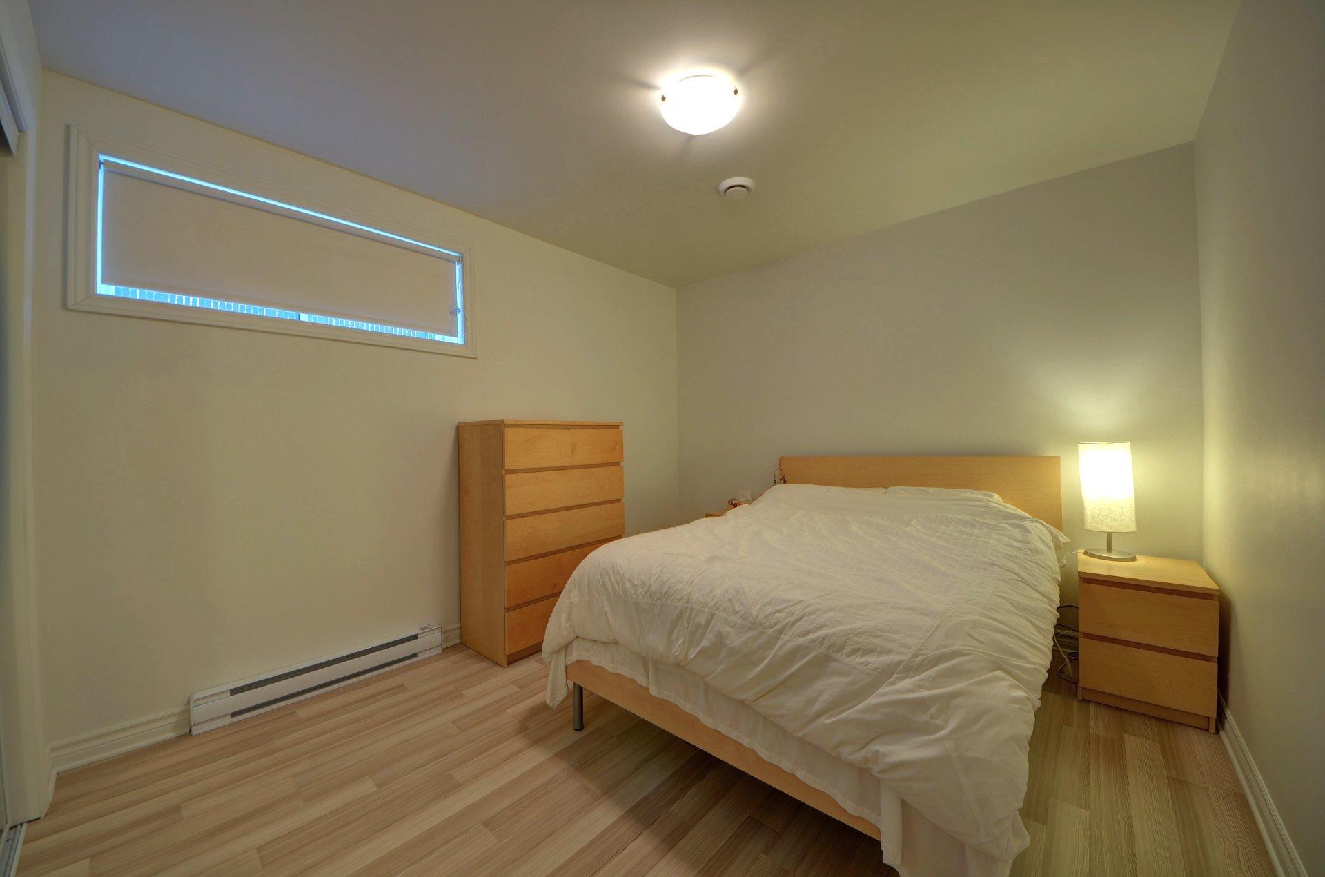 









5527


Rue Aline

,
Brossard,




QC
J4Z1P9

