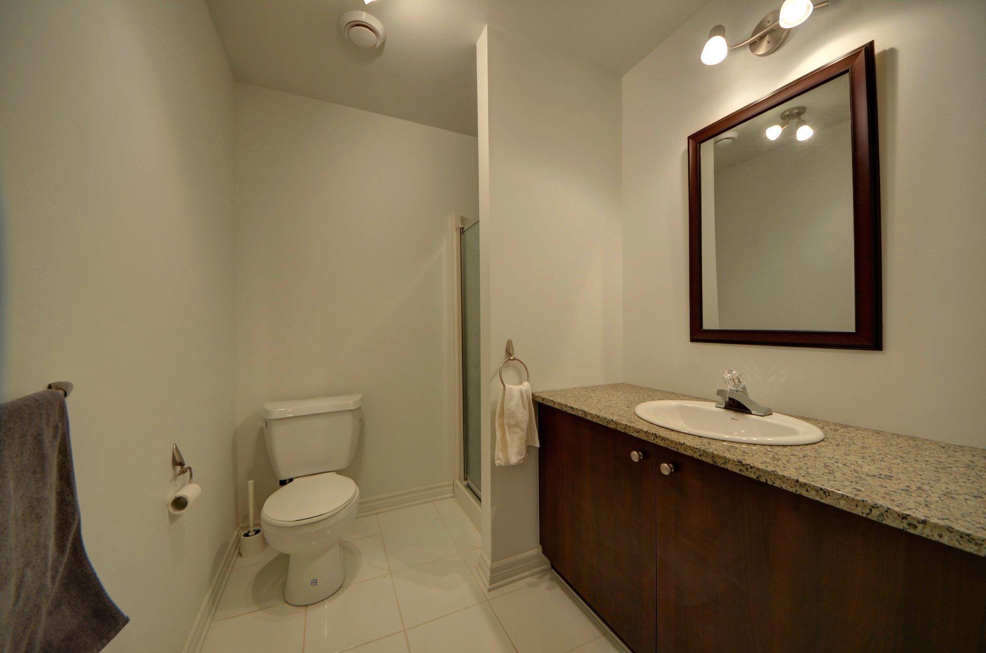 









5527


Rue Aline

,
Brossard,




QC
J4Z1P9

