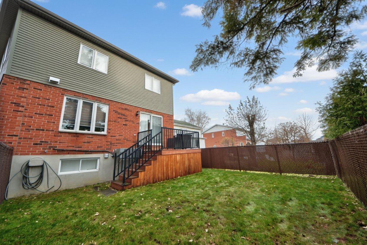 









5527


Rue Aline

,
Brossard,




QC
J4Z1P9

