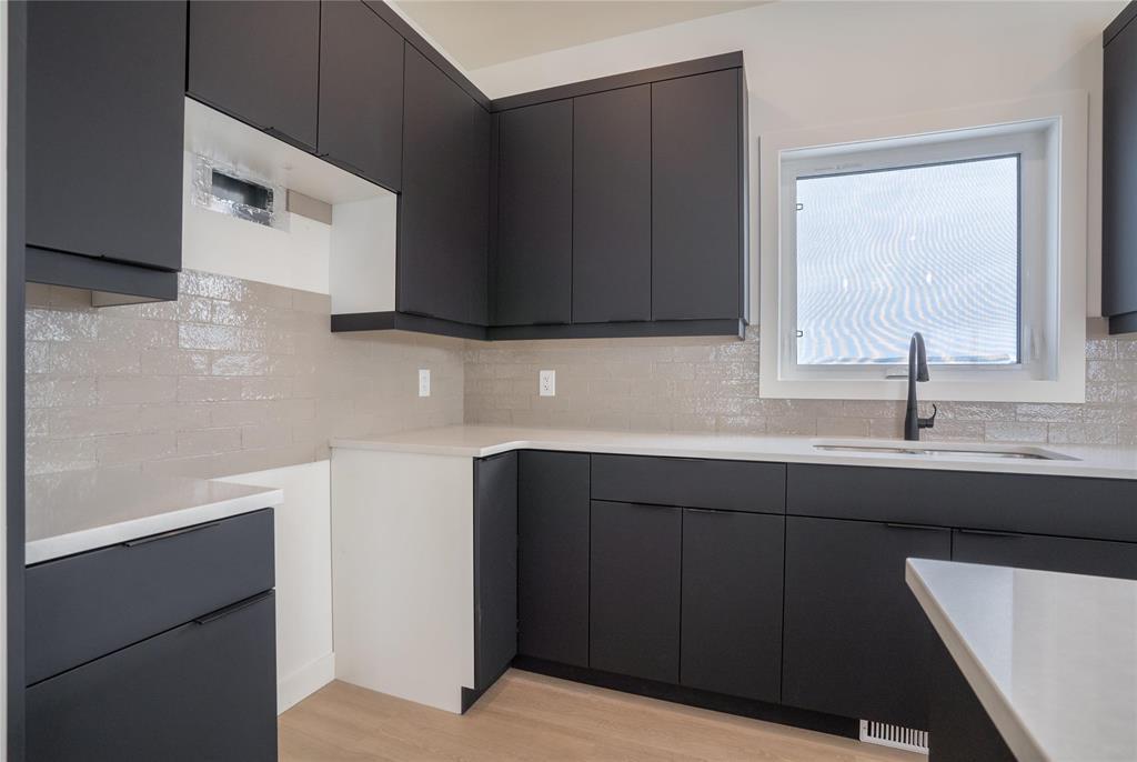 












48 Wild Plum Lane

,
Steinbach,




Manitoba
R5G2Z1

