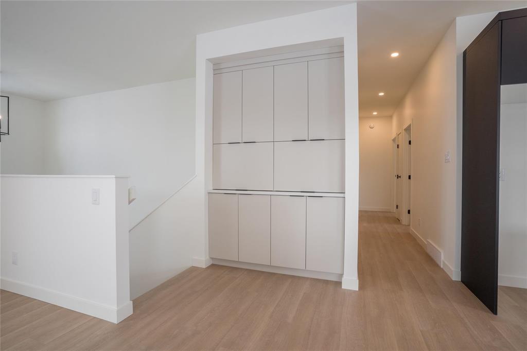 












48 Wild Plum Lane

,
Steinbach,




Manitoba
R5G2Z1

