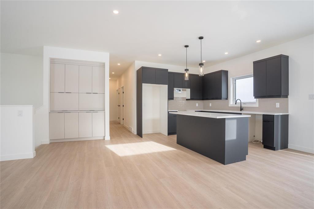 












48 Wild Plum Lane

,
Steinbach,




Manitoba
R5G2Z1

