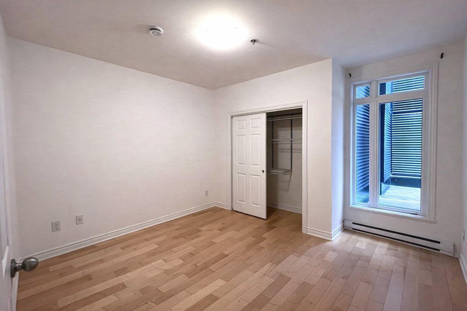 









1210


Rue St-Antoine E.

, 201,
Montréal (Ville-Marie),




QC
H2L2R1

