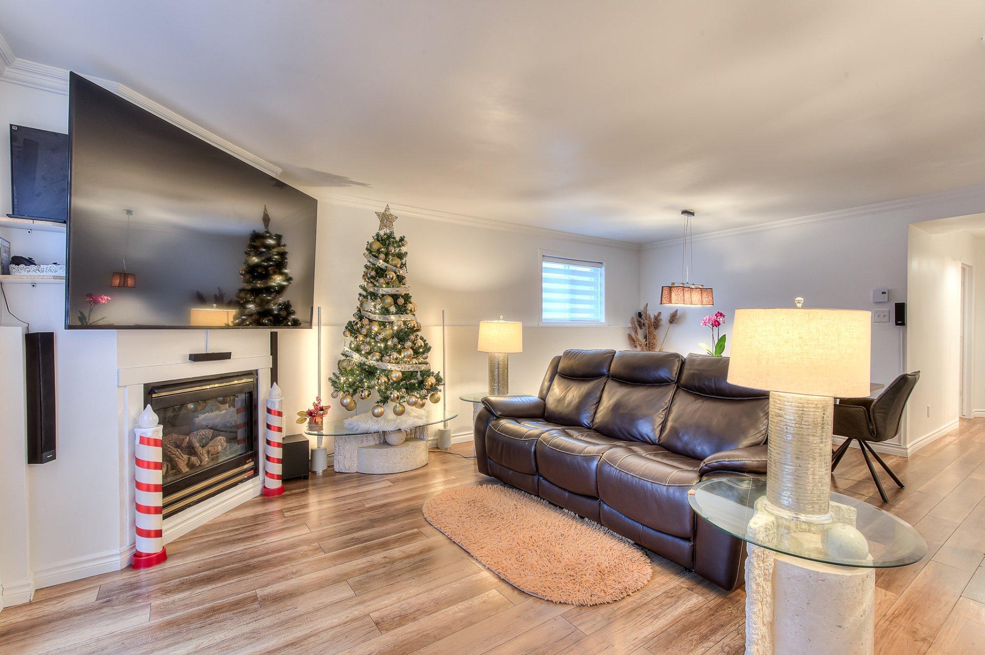 









70


Av. Brown

,
Vaudreuil-Dorion,




QC
J7V9S1

