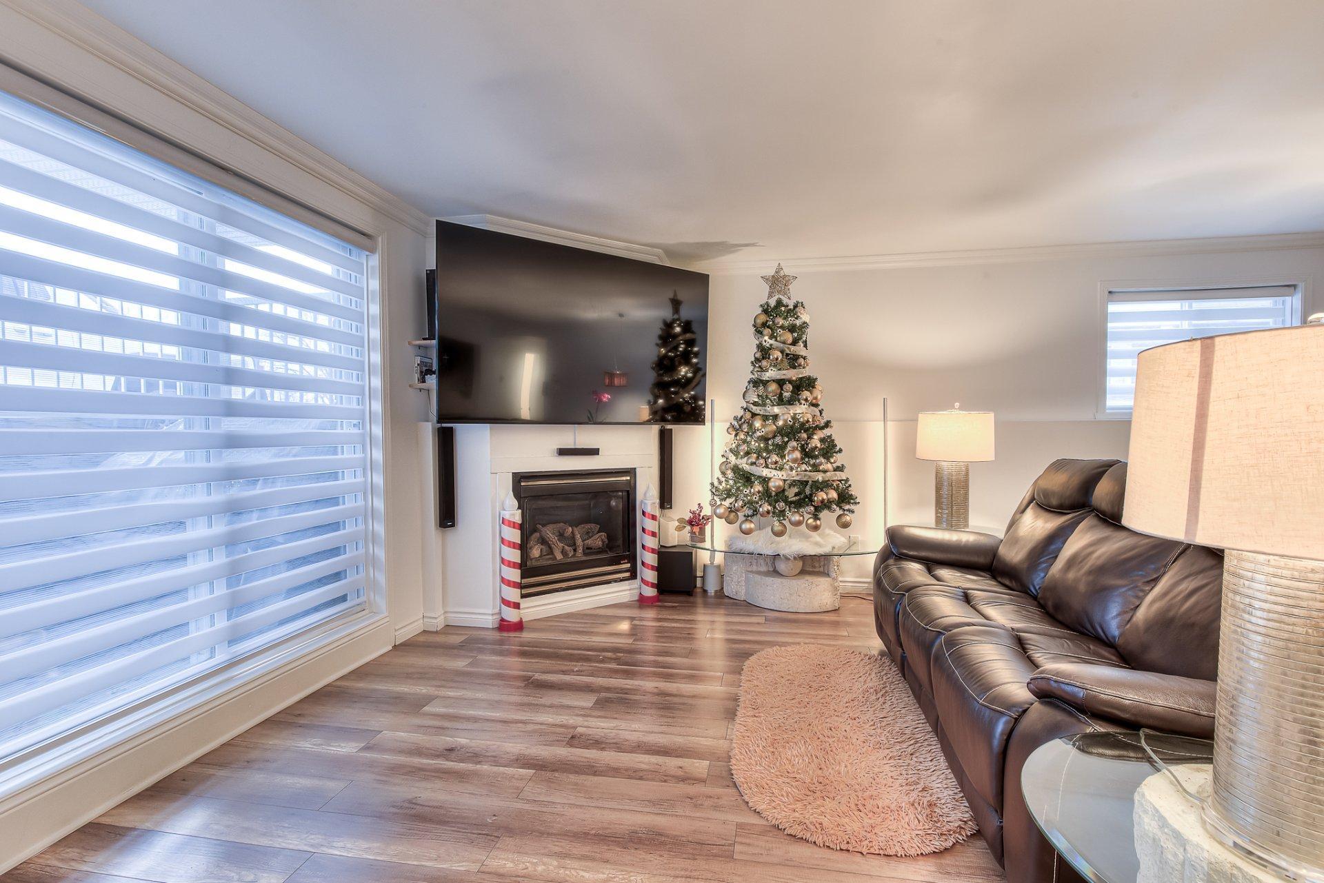 









70


Av. Brown

,
Vaudreuil-Dorion,




QC
J7V9S1

