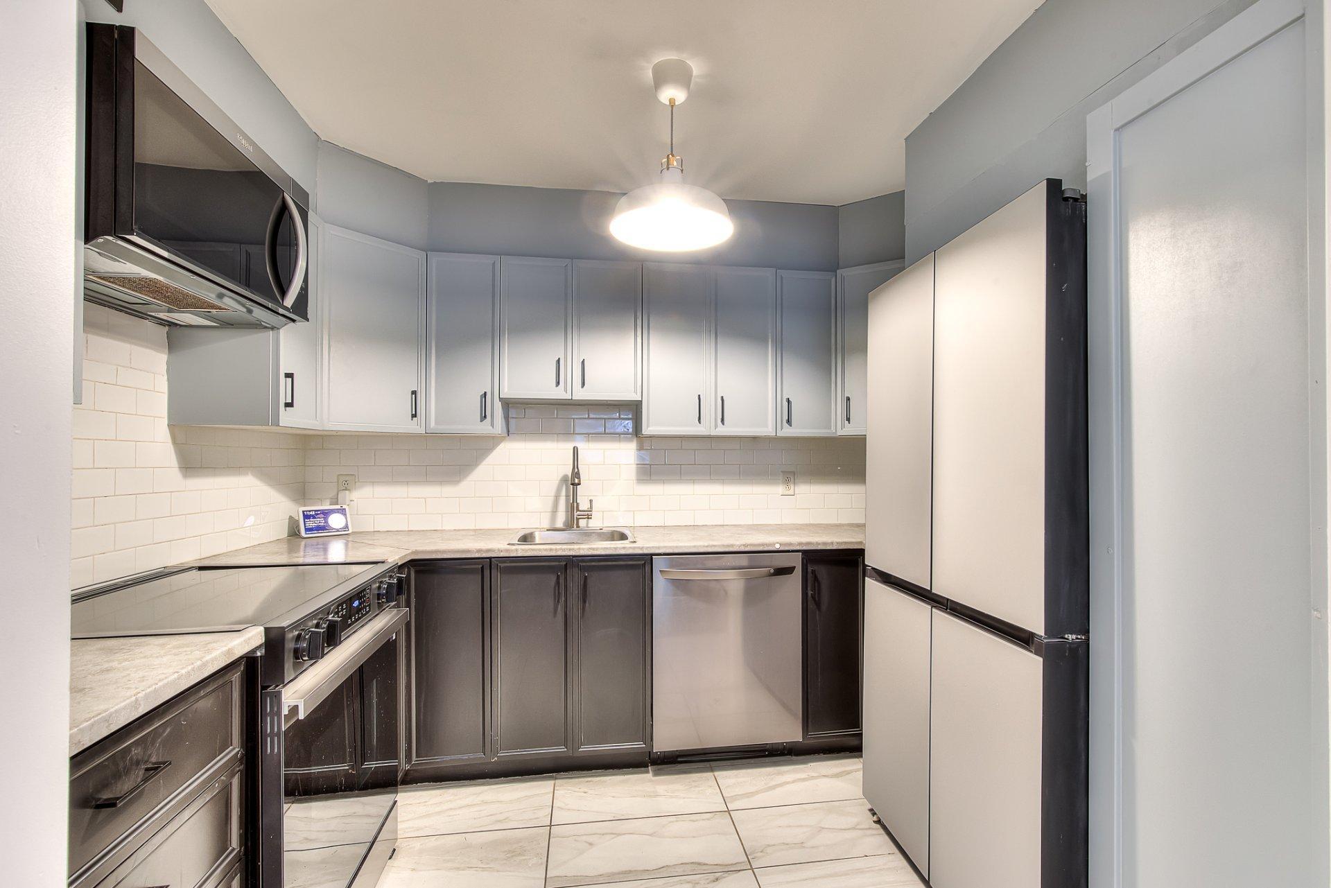 









70


Av. Brown

,
Vaudreuil-Dorion,




QC
J7V9S1

