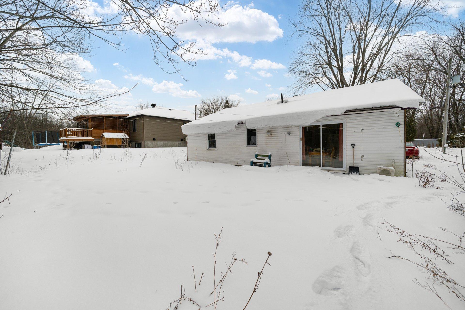 









4921


Rue Rose-Marie

,
Montréal (Pierrefonds-Roxboro),




QC
H9K1G7

