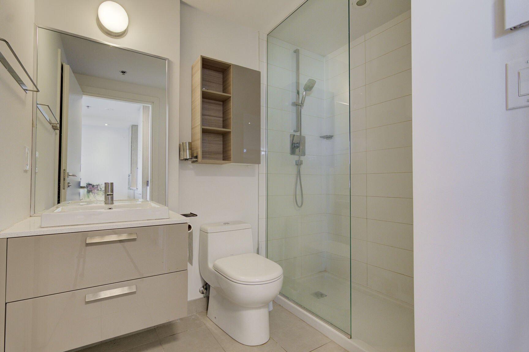 









1211


Rue Drummond

, 1906,
Montréal (Ville-Marie),




QC
H3G0E6

