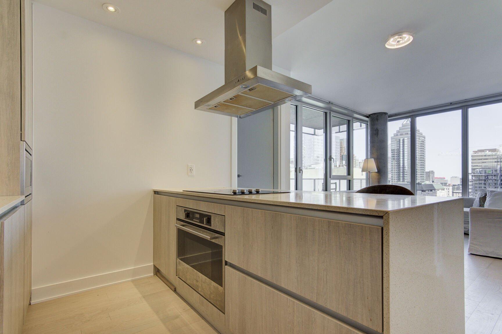 









1211


Rue Drummond

, 1906,
Montréal (Ville-Marie),




QC
H3G0E6

