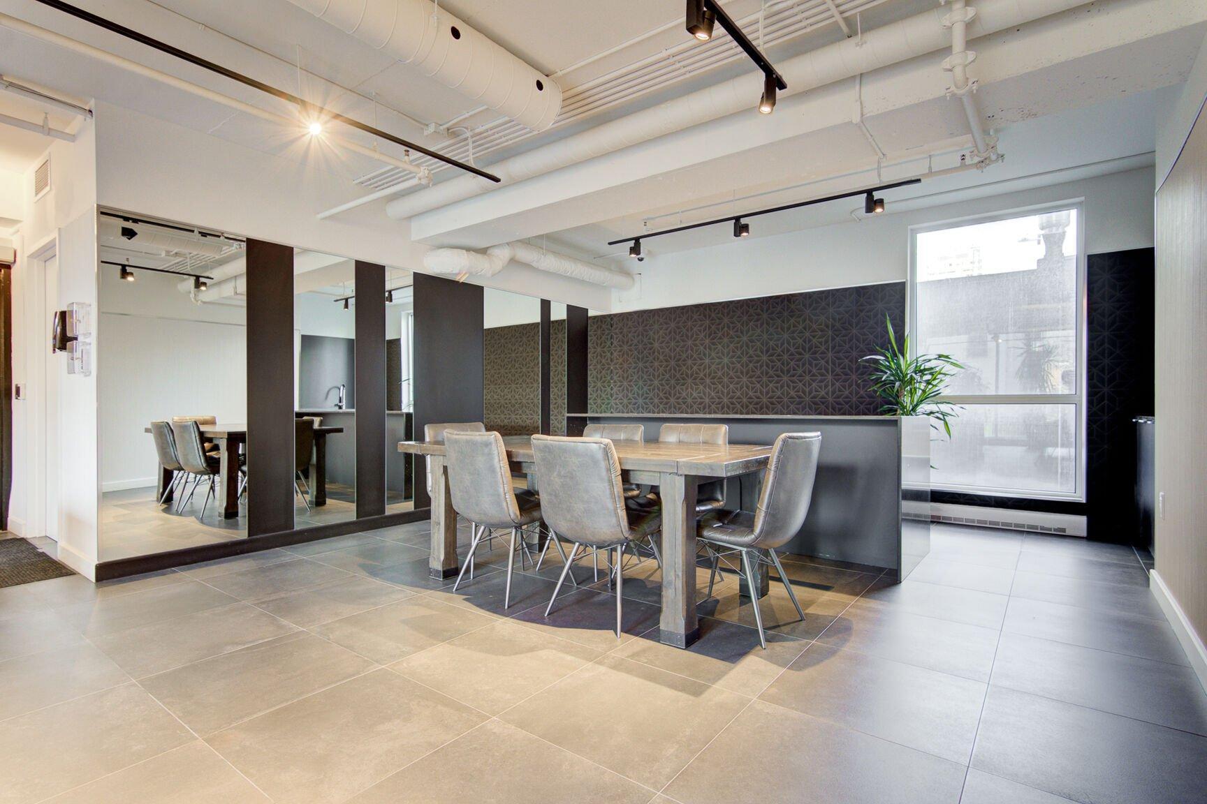 









1211


Rue Drummond

, 1906,
Montréal (Ville-Marie),




QC
H3G0E6

