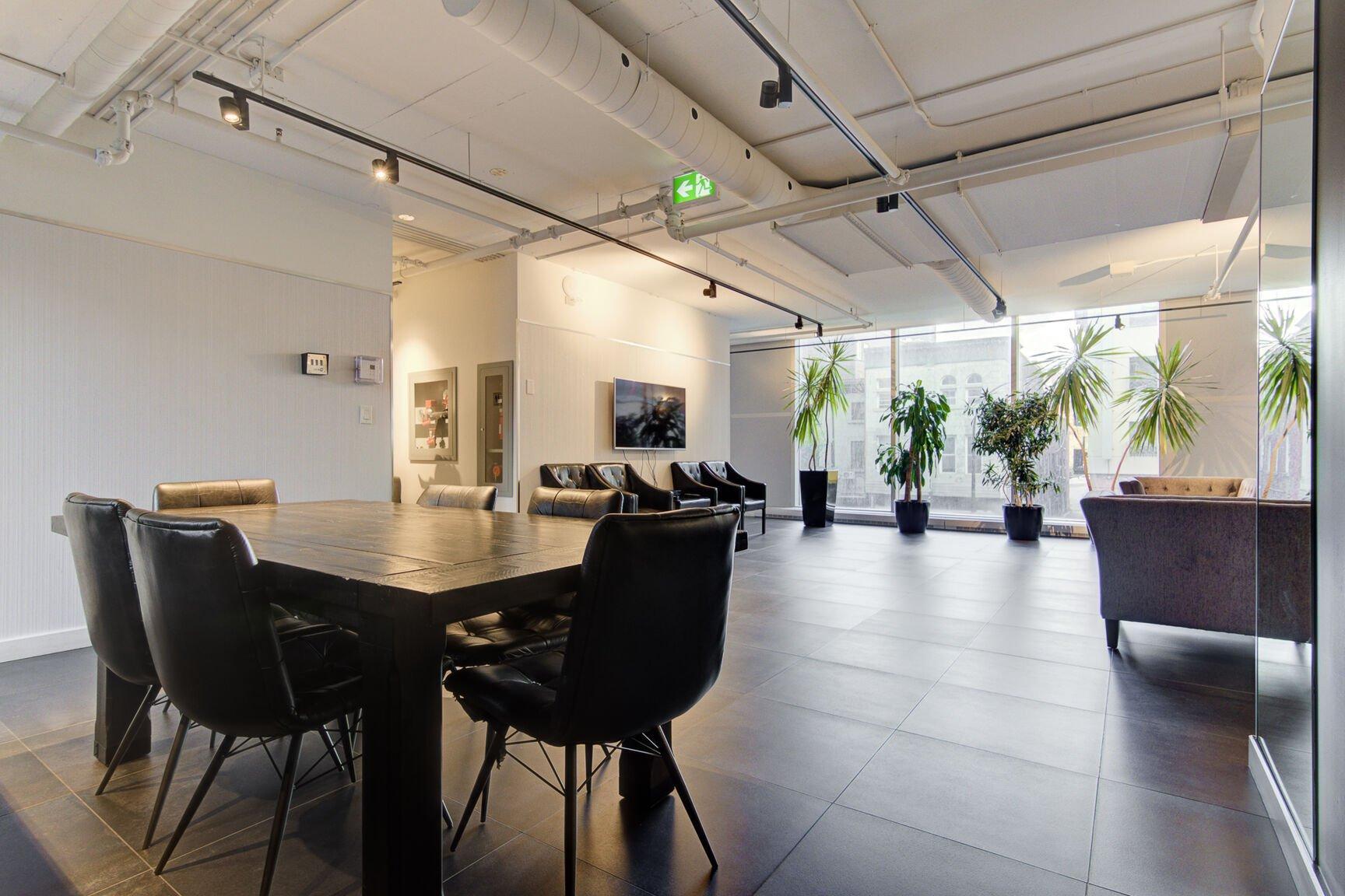 









1211


Rue Drummond

, 1906,
Montréal (Ville-Marie),




QC
H3G0E6

