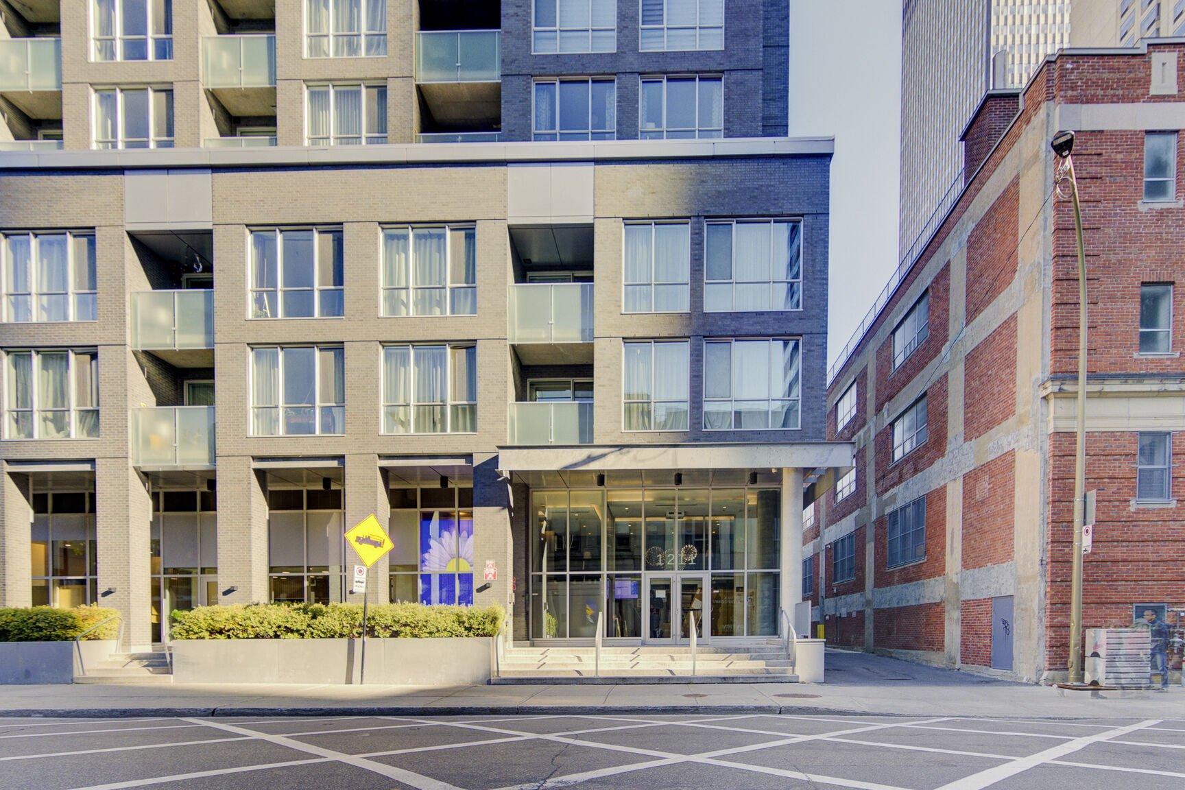 









1211


Rue Drummond

, 1906,
Montréal (Ville-Marie),




QC
H3G0E6

