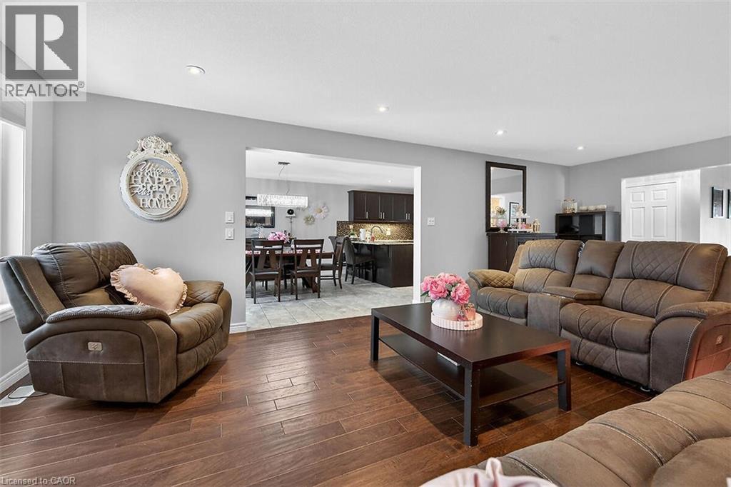 












71 JESSICA Street

,
Hamilton,




Ontario
L8W4A3

