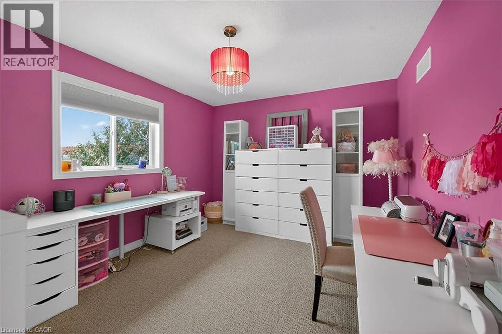 












71 JESSICA Street

,
Hamilton,




Ontario
L8W4A3

