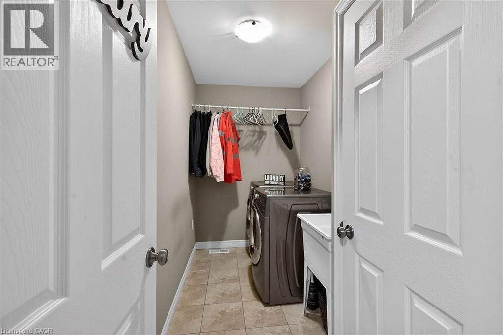 












71 JESSICA Street

,
Hamilton,




Ontario
L8W4A3

