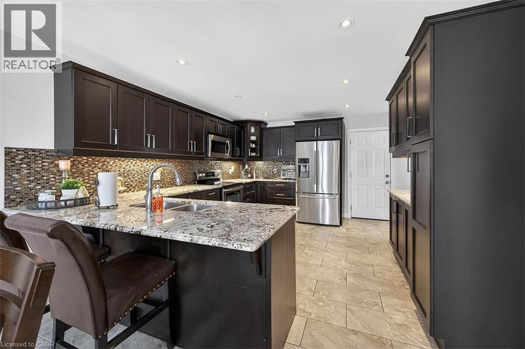 












71 JESSICA Street

,
Hamilton,




Ontario
L8W4A3

