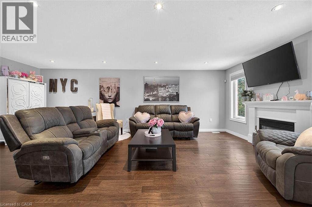 












71 JESSICA Street

,
Hamilton,




Ontario
L8W4A3

