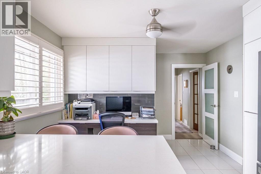 












41 ANN Street

,
Dundas,




Ontario
L9H2N4

