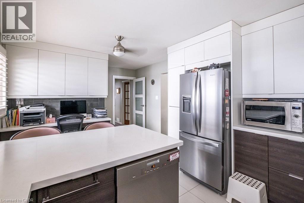 












41 ANN Street

,
Dundas,




Ontario
L9H2N4

