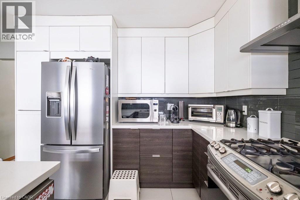 












41 ANN Street

,
Dundas,




Ontario
L9H2N4

