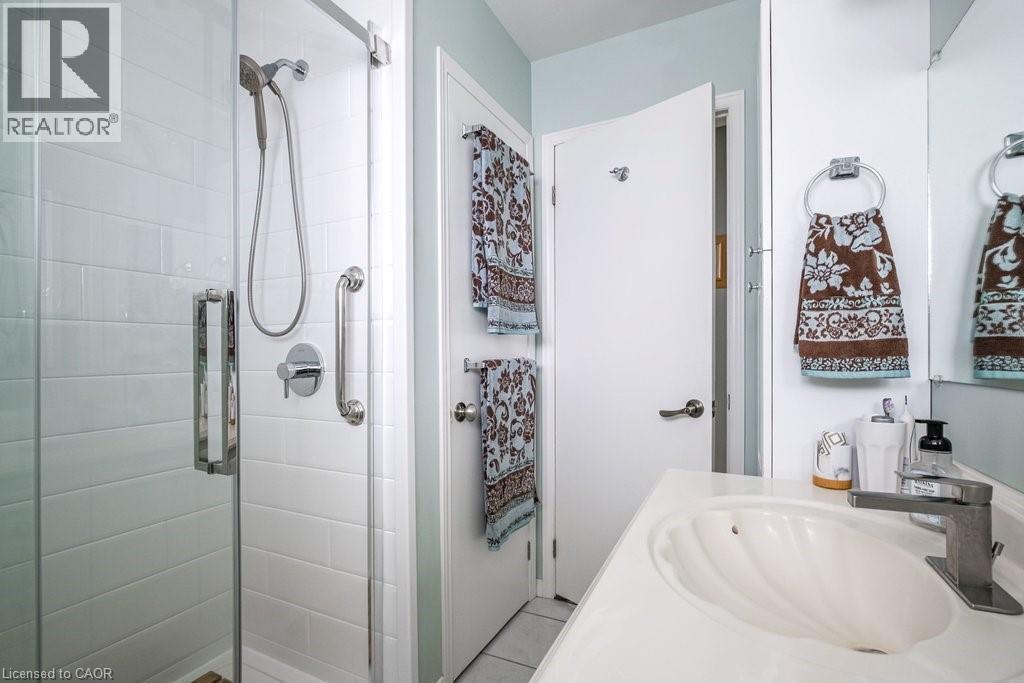 












41 ANN Street

,
Dundas,




Ontario
L9H2N4

