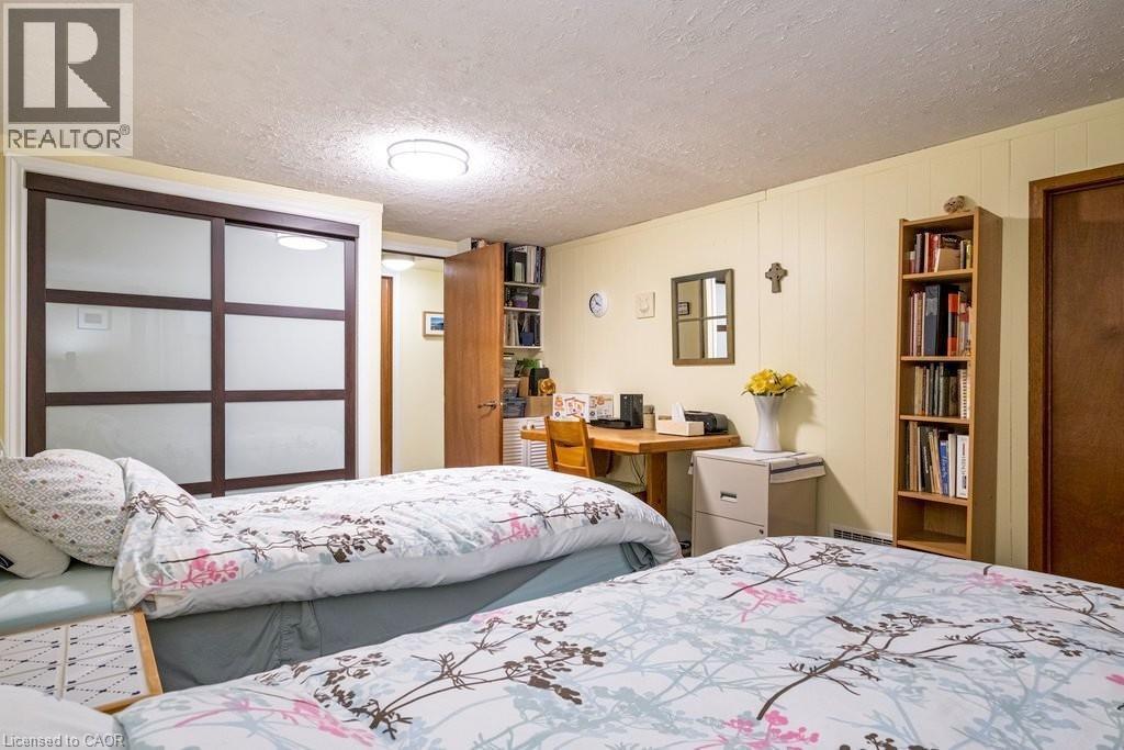 












41 ANN Street

,
Dundas,




Ontario
L9H2N4

