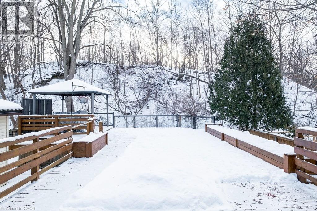 












41 ANN Street

,
Dundas,




Ontario
L9H2N4

