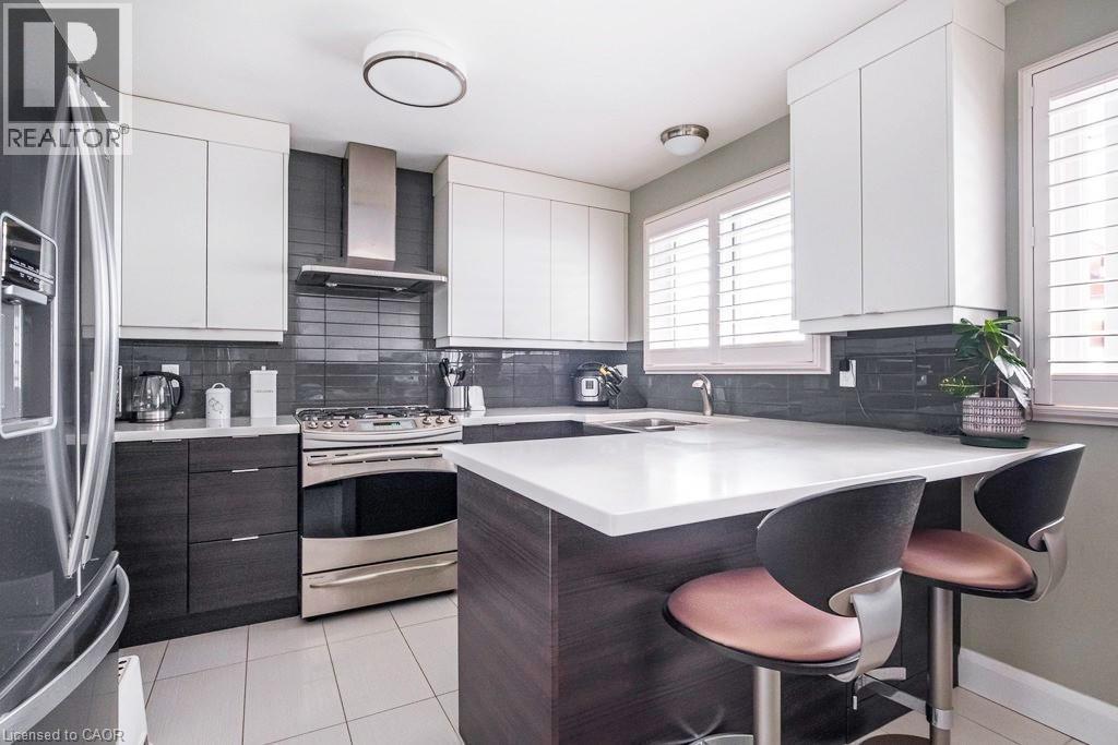 












41 ANN Street

,
Dundas,




Ontario
L9H2N4

