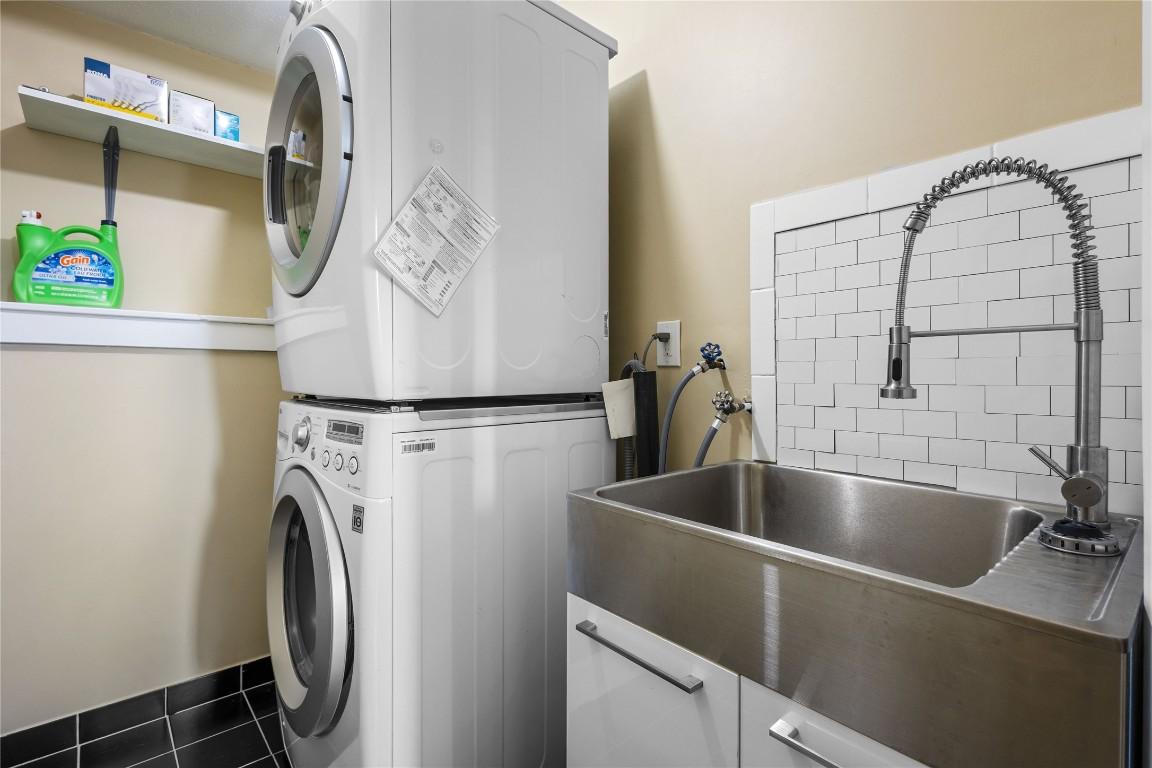 









2141


Kaslo

Court,
Kelowna,




BC
V1Y 8B9

