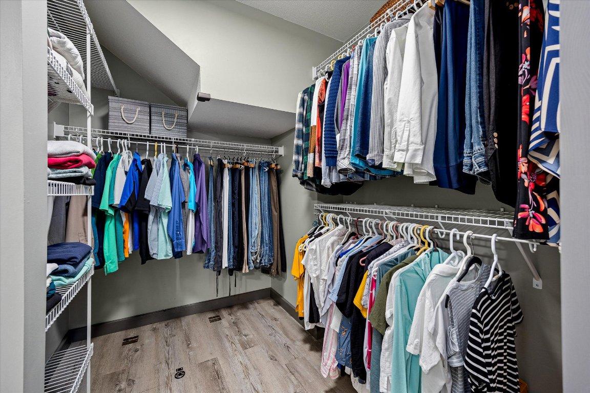 









527


Yates

Road, 25,
Kelowna,




BC
V1V 1Z5

