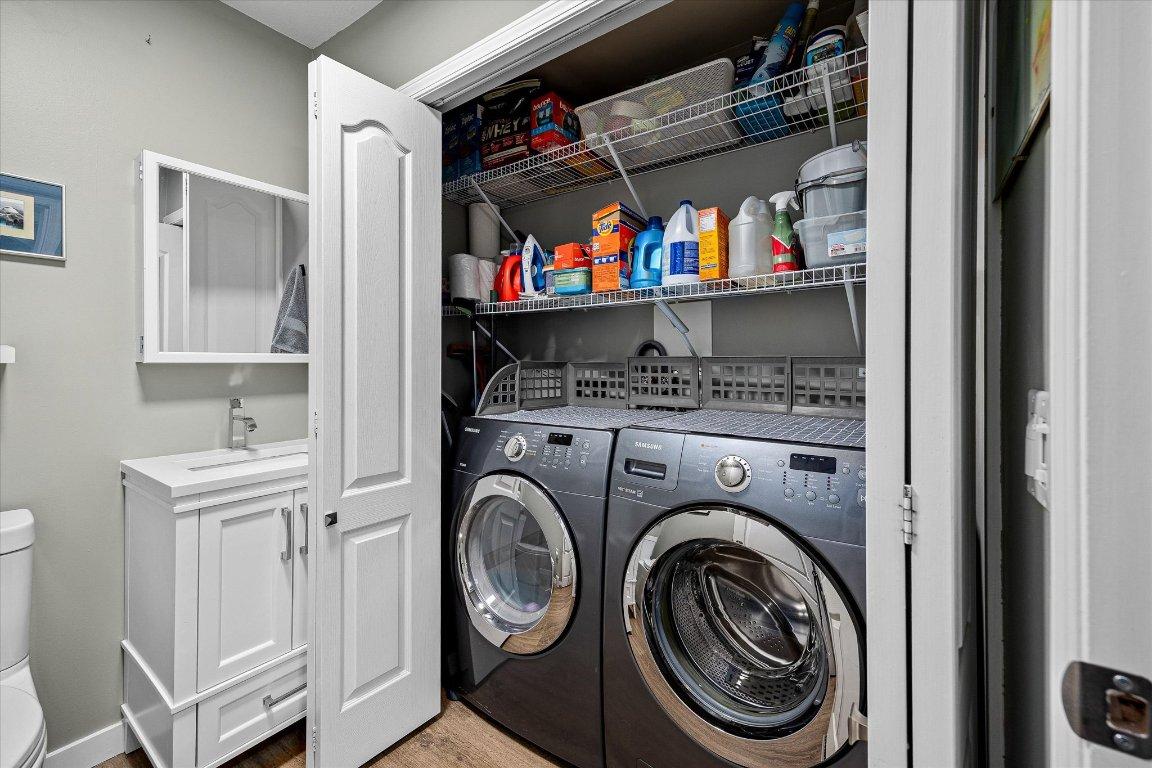 









527


Yates

Road, 25,
Kelowna,




BC
V1V 1Z5

