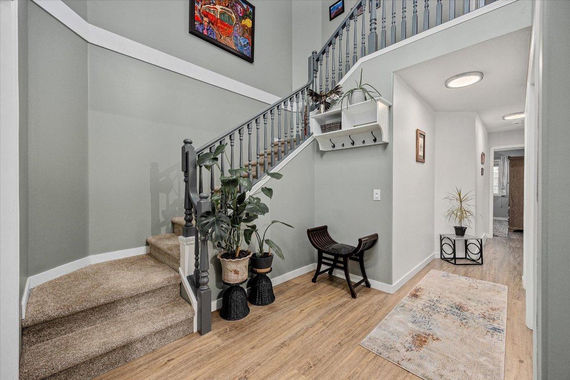 









527


Yates

Road, 25,
Kelowna,




BC
V1V 1Z5

