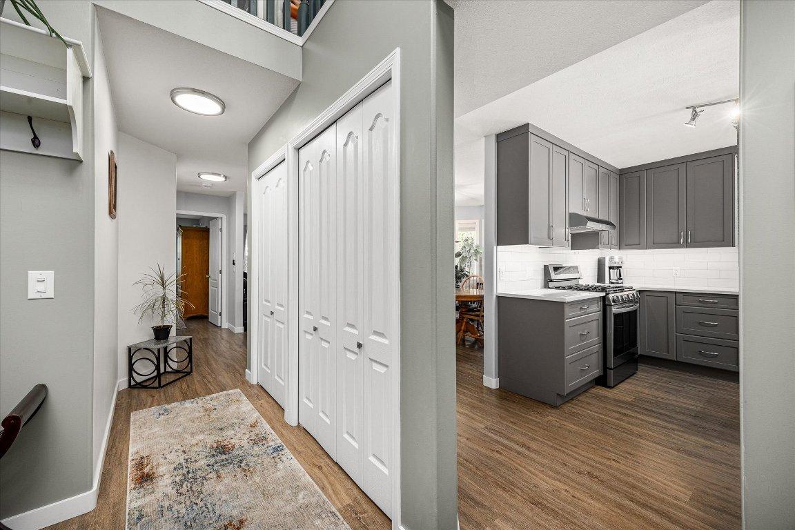 









527


Yates

Road, 25,
Kelowna,




BC
V1V 1Z5

