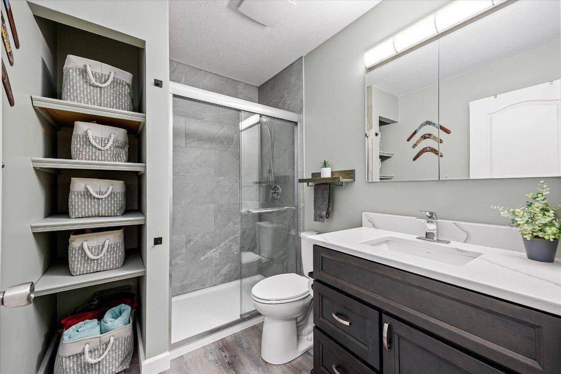 









527


Yates

Road, 25,
Kelowna,




BC
V1V 1Z5

