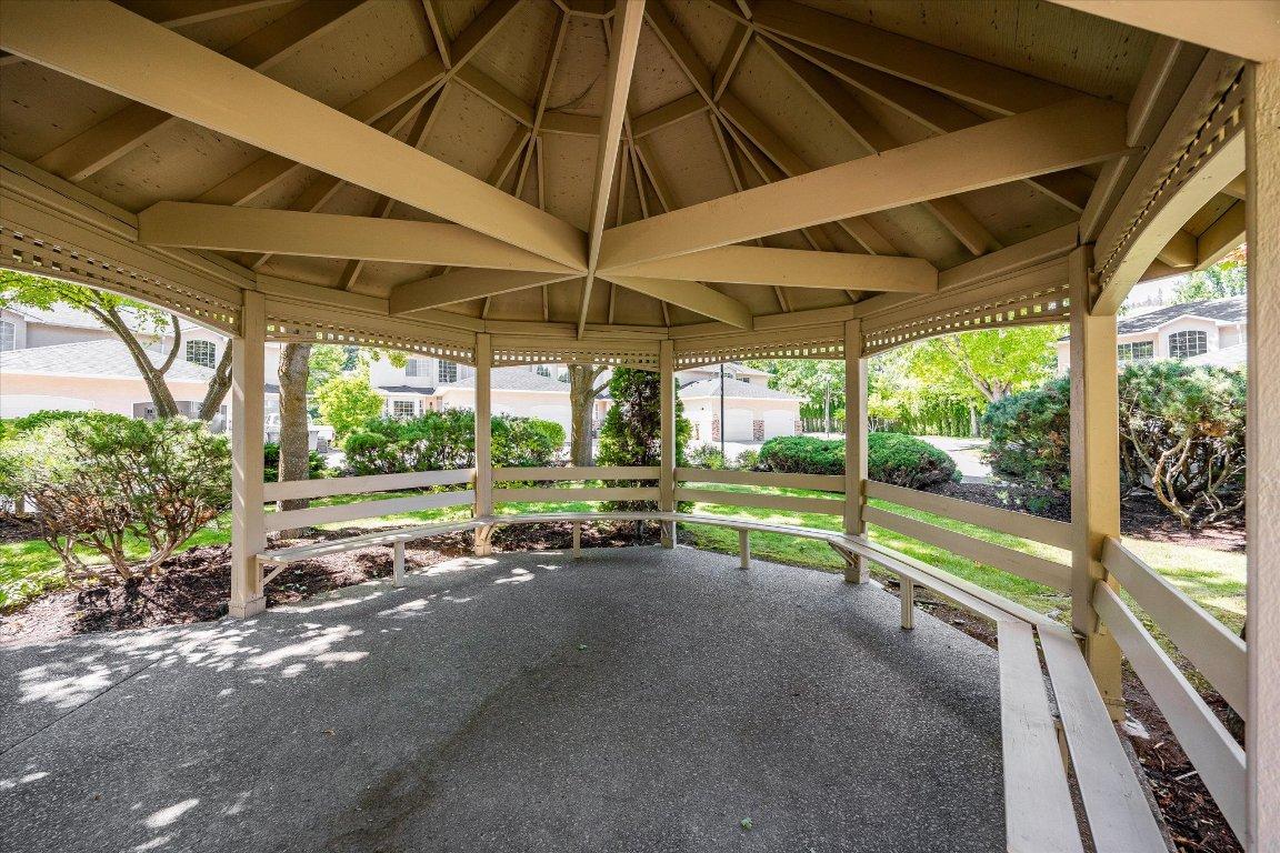 









527


Yates

Road, 25,
Kelowna,




BC
V1V 1Z5

