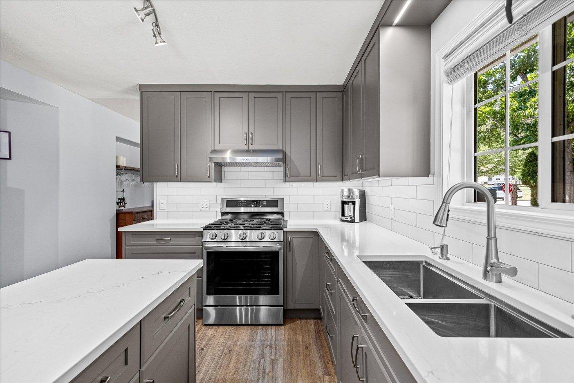 









527


Yates

Road, 25,
Kelowna,




BC
V1V 1Z5

