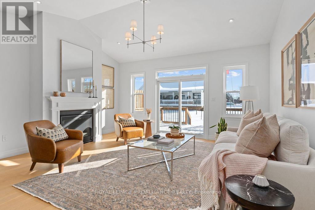 












71 SEYMOUR STREET W

,
Centre Hastings,




Ontario
K0K2K0

