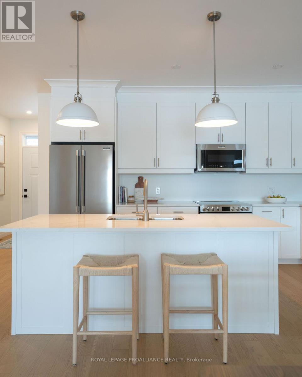 












71 SEYMOUR STREET W

,
Centre Hastings,




Ontario
K0K2K0

