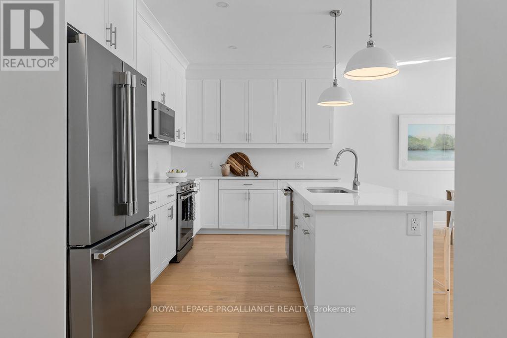 












71 SEYMOUR STREET W

,
Centre Hastings,




Ontario
K0K2K0

