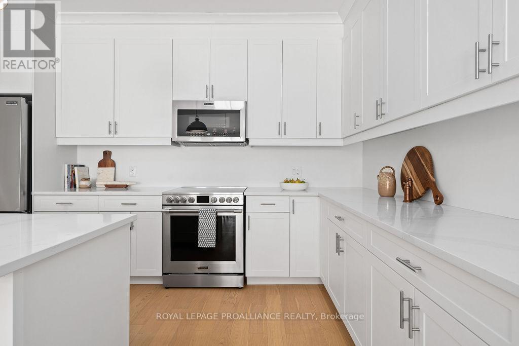 












71 SEYMOUR STREET W

,
Centre Hastings,




Ontario
K0K2K0

