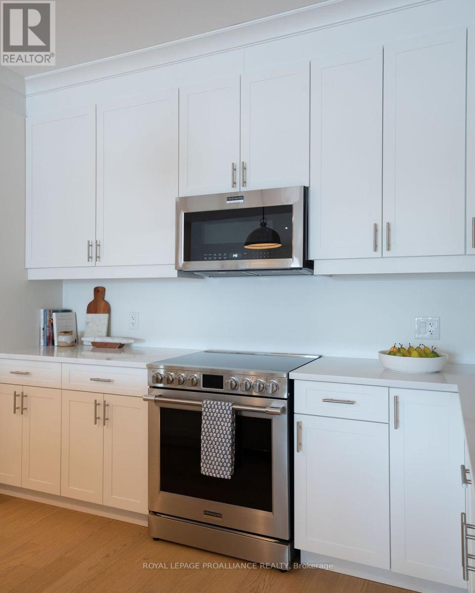 












71 SEYMOUR STREET W

,
Centre Hastings,




Ontario
K0K2K0

