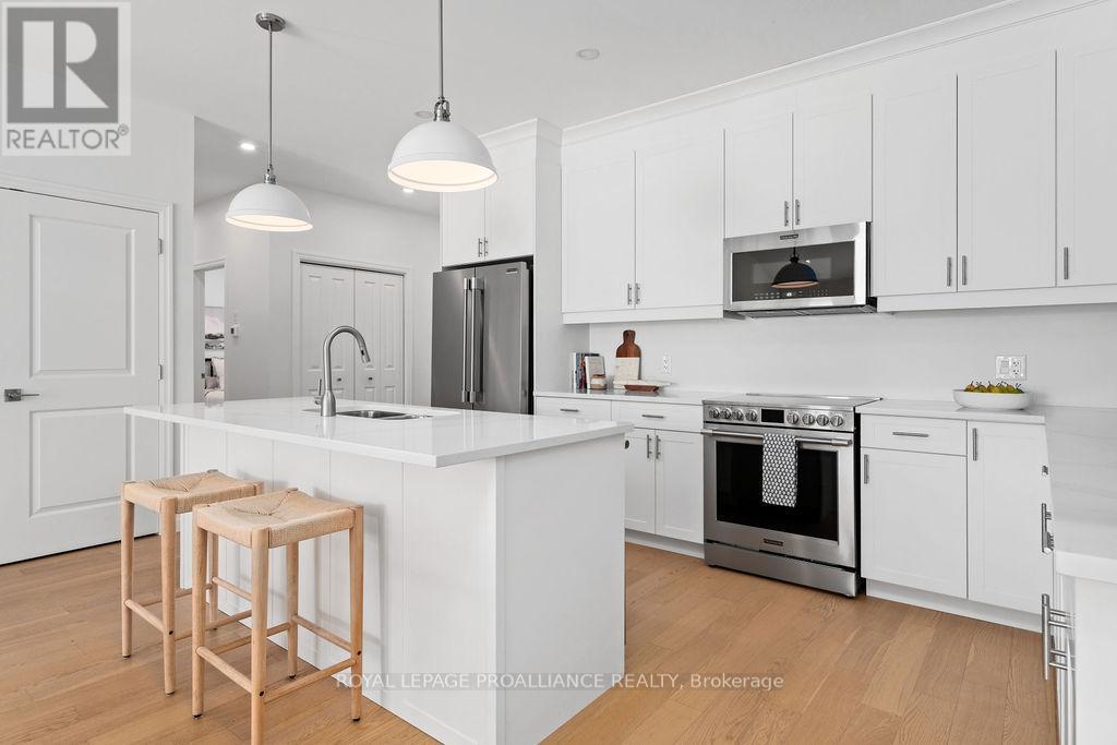 












71 SEYMOUR STREET W

,
Centre Hastings,




Ontario
K0K2K0

