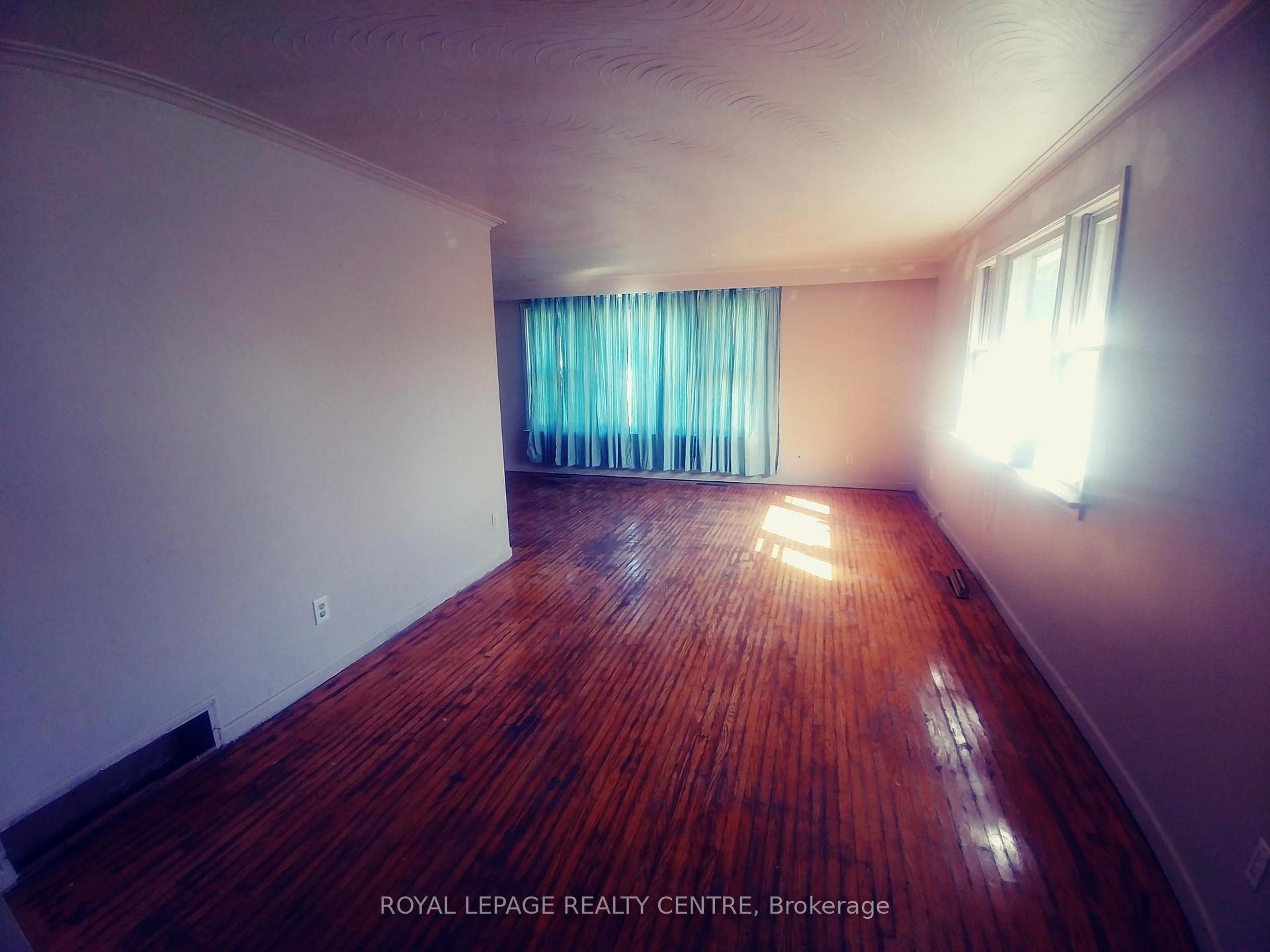 









1534


Cawthra

Road,
Mississauga,




ON
L5G 4L3

