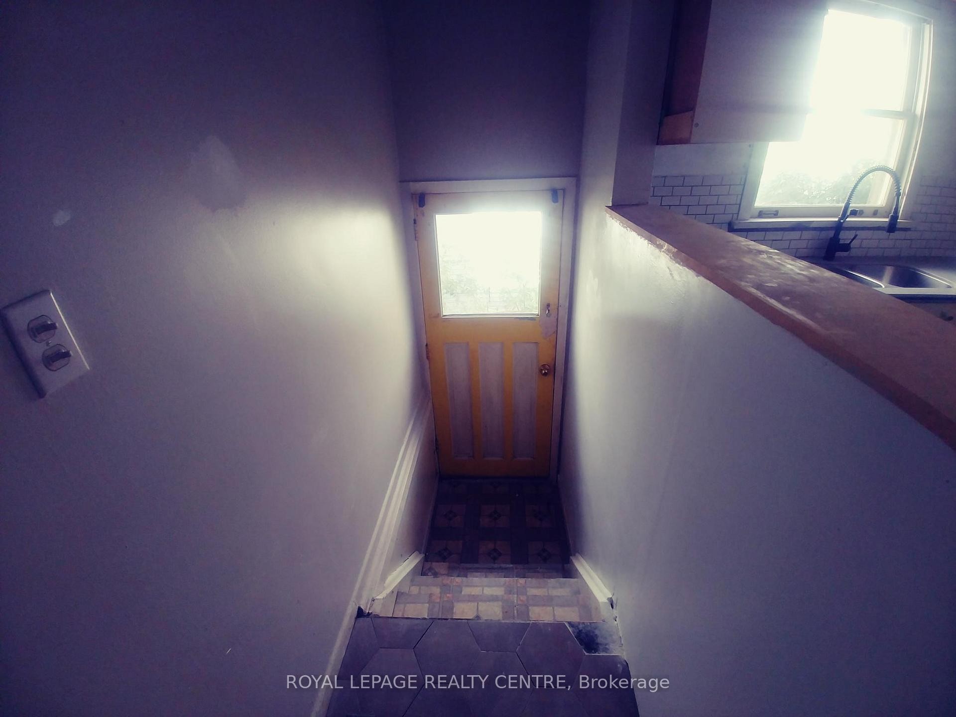









1534


Cawthra

Road,
Mississauga,




ON
L5G 4L3

