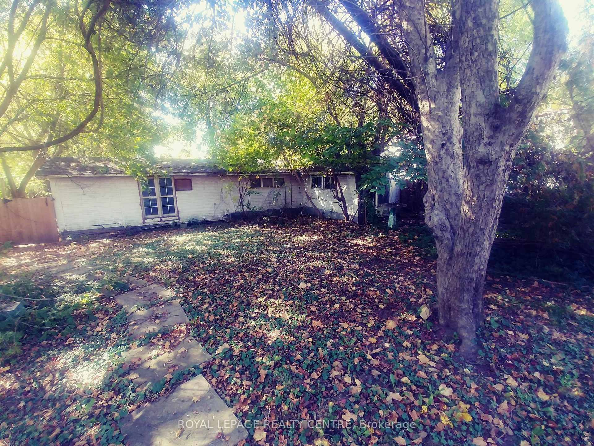 









1534


Cawthra

Road,
Mississauga,




ON
L5G 4L3

