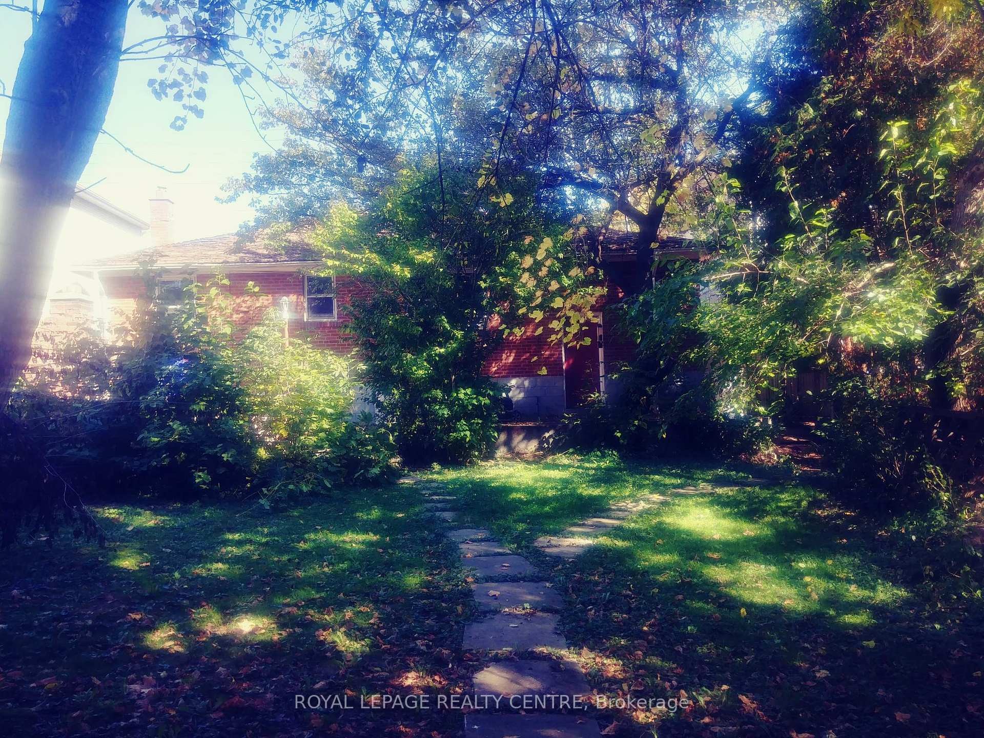 









1534


Cawthra

Road,
Mississauga,




ON
L5G 4L3

